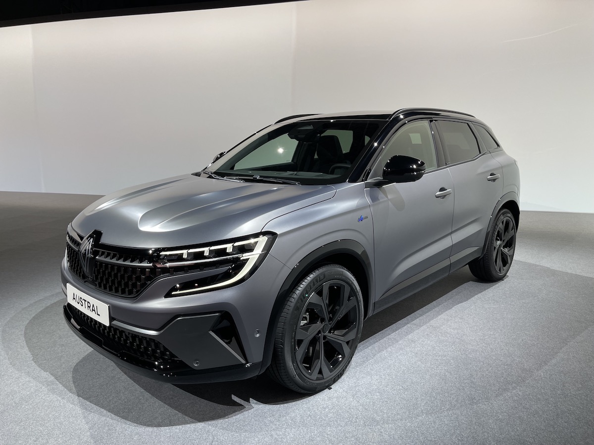 Renault Austral: ordinabile in Italia