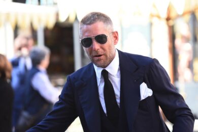 Italia Indipendent, Lapo Elkann licenzia 26 dipendenti: presidio a Venaria