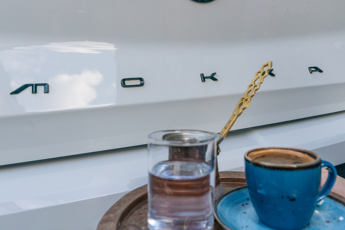 Opel Mokka festeggia la Giornata Internazionale del Caffè