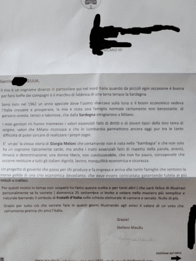 Volantino di Fdi ai sardi milanesi. Lo strafalcione per lo sbarco sulla Luna
