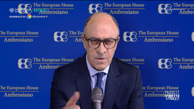 Crozza: letta: “Se non avessi lasciato le pxxxe a parigi, oggi io e fratoianni saremmo Totti e la Blasi di 10 anni fa”