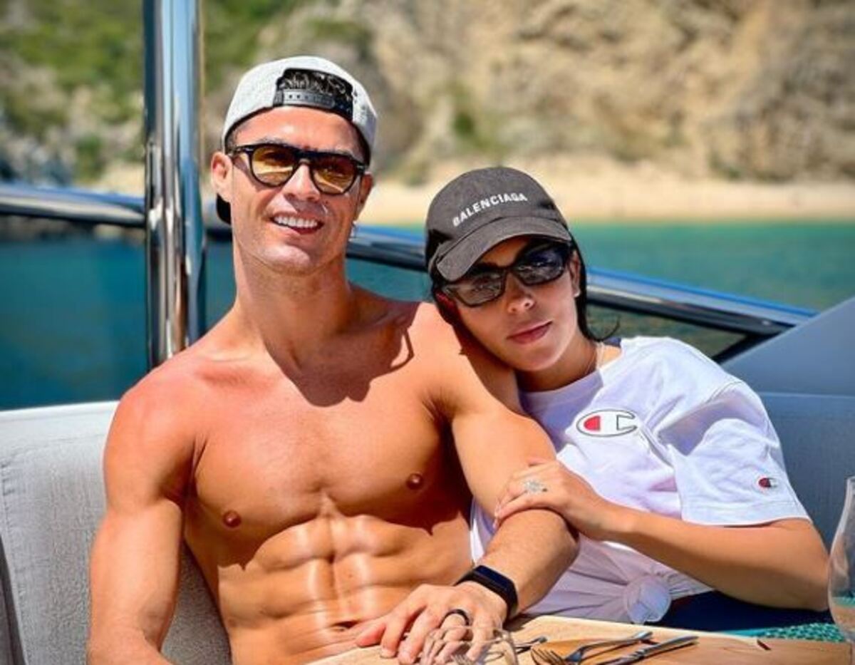 Milano, Cristiano Ronaldo apre una clinica per combattere la calvizie Milano, Cristiano Ronaldo apre una clinica per combattere la calvizie