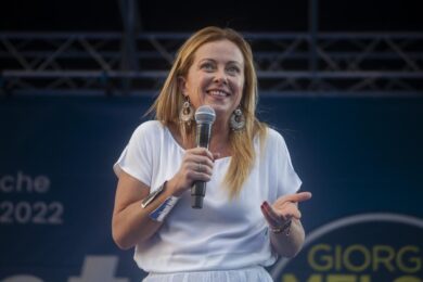 Fdi, la mamma di Meloni: “Giorgia, togli subito il reddito di cittadinanza”