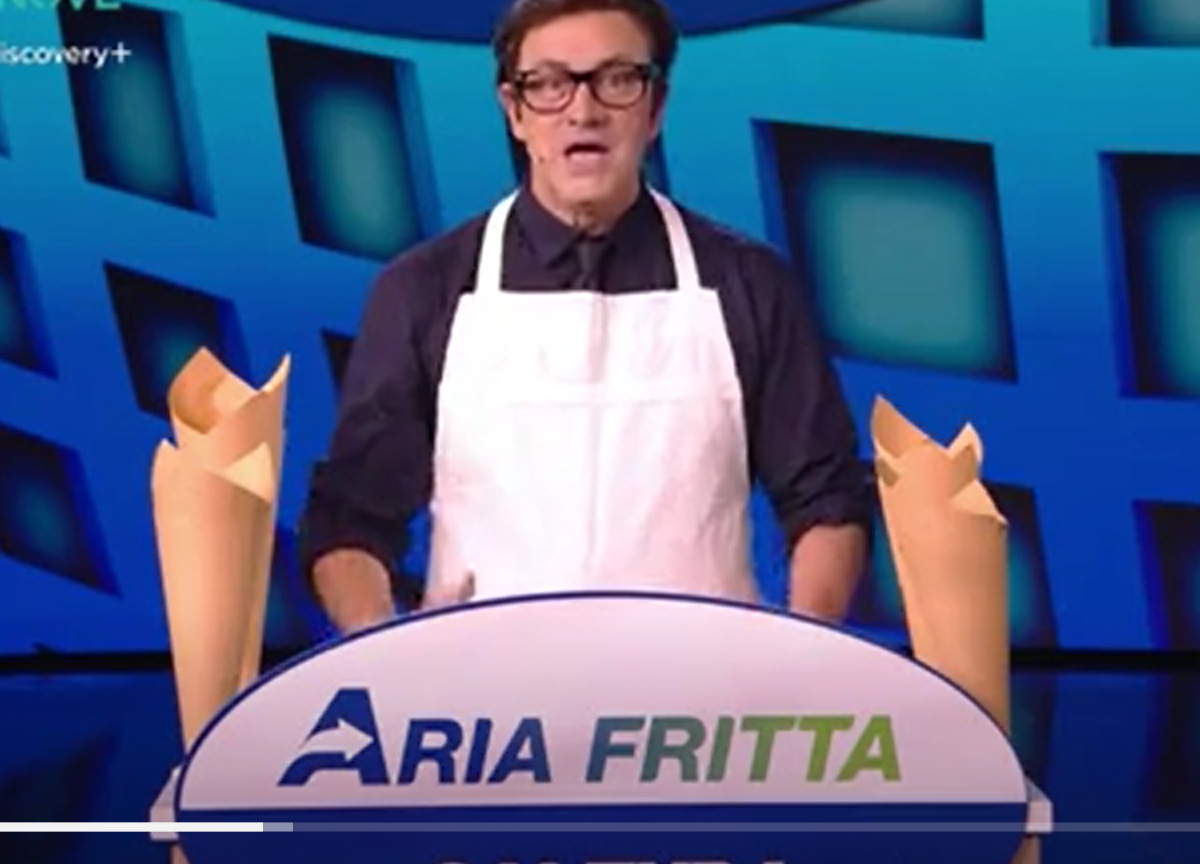 Crozza/Calenda vende “aria fritta purissima! non contiene niente nessun attaccamento alla realta’” Crozza/Calenda vende “aria fritta purissima! non contiene niente nessun attaccamento alla realta’”