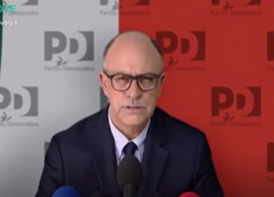 Crozza/Letta e il suo pd che torna forza di opposizione, un partito abituato alle battaglie…interne!