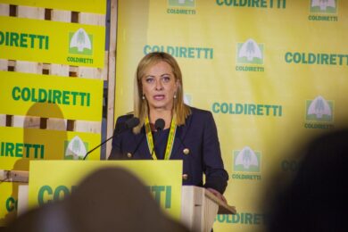Meloni a Milano: “Stato non disturbi le imprese”. Incontro con Berlusconi…