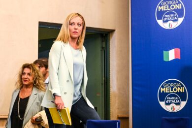 Crisi luce e gas, il piano Meloni da 25 mld. Garanzie di Stato per i contratti