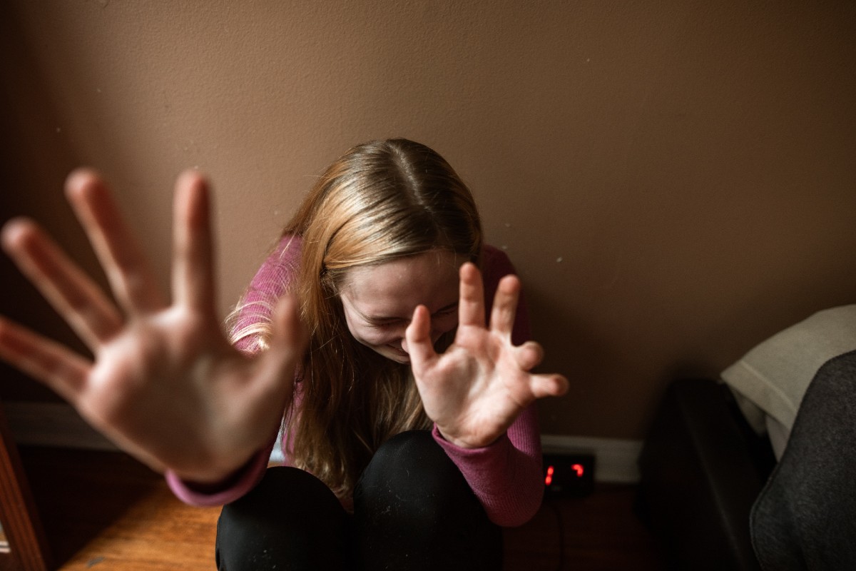 Ha abusato della figliastra per anni, condannato a 13 anni e 4 mesi Ha abusato della figliastra per anni, condannato a 13 anni e 4 mesi