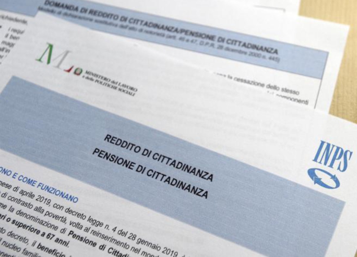 Lavoro e Reddito: il camper della Regione Lazio lavora solo 4 giorni e 4,5 ore Lavoro e Reddito: il camper della Regione Lazio lavora solo 4 giorni e 4,5 ore