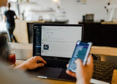 Crisi, lo smart working non conviene più. Gli italiani tornano negli uffici