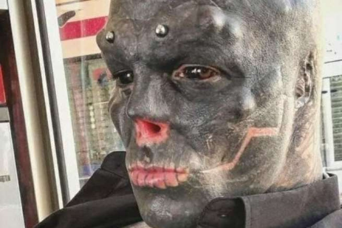 Michel Faro Praddo, il Satana umano ha tatuaggi, corna rimosso naso e orecchie Michel Faro Praddo, il Satana umano ha tatuaggi, corna rimosso naso e orecchie