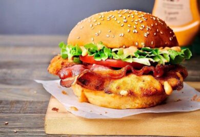 A Milano arriva il “burger sospeso”. Solidarietà per i senza tetto