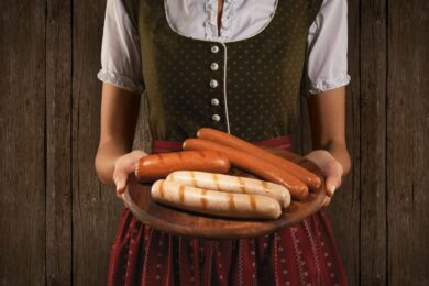 Alessandria, un uomo mangia wurstel e muore. Un altro caso di meningite