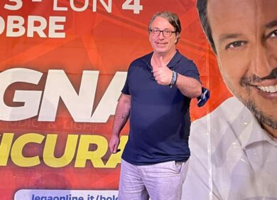 Lega, il segretario del Carroccio a Bologna col tatuaggio fascista. È bufera
