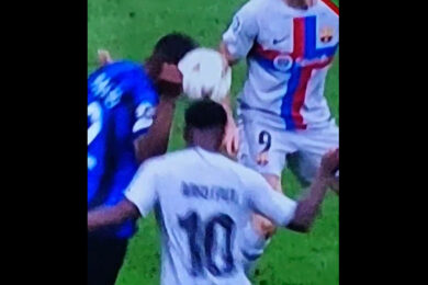 Inter-Barcellona, mani Dumfries? “RIGORE” (MOVIOLA). Barça valuta denuncia dell’arbitro a…