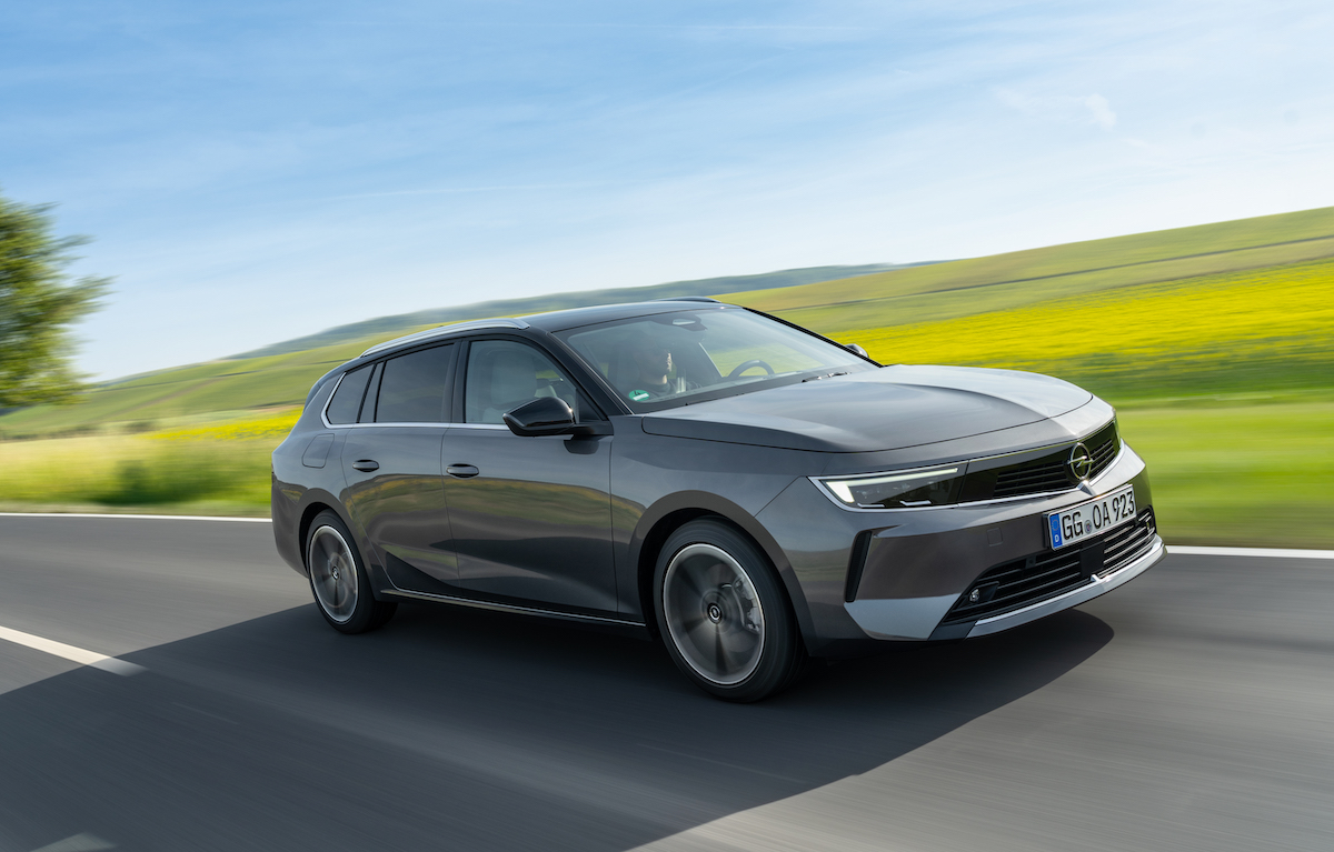 Nuova Opel Astra Sports Tourer è “Auto Familiare del 2022” Nuova Opel Astra Sports Tourer è “Auto Familiare del 2022”