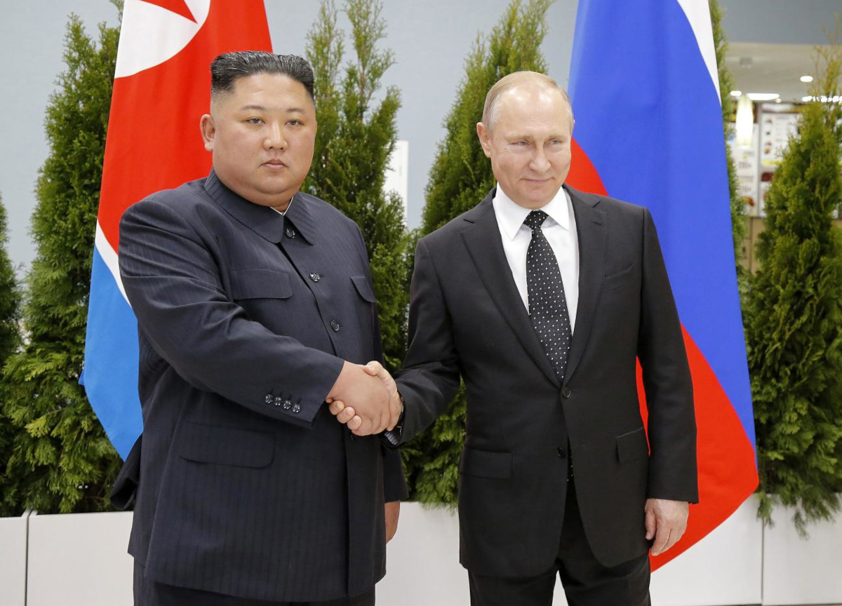 Corea, altri 2 missili: Kim vuole la guerra. Gli Usa avvicinano la portaerei Corea, altri 2 missili: Kim vuole la guerra. Gli Usa avvicinano la portaerei