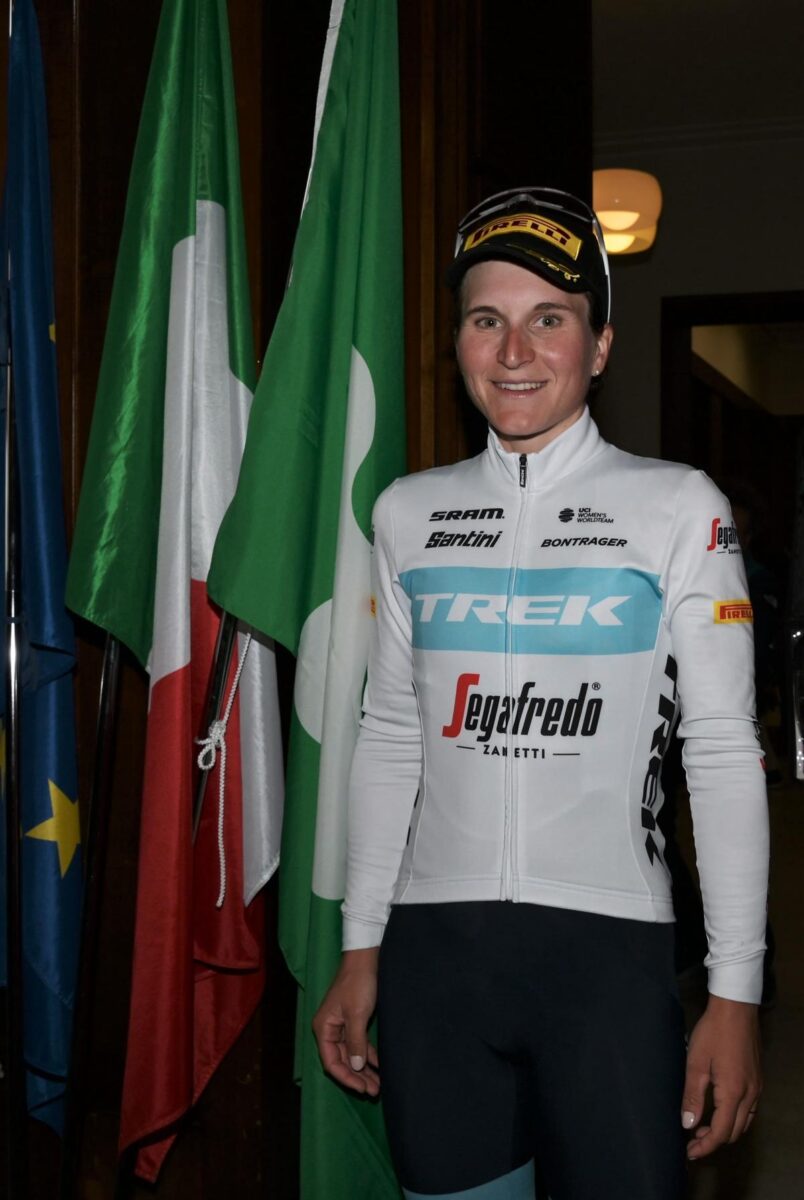 Tadej Pogacar e Elisa Longo Borghini vincono Tre Valli Varesine 2022 Tadej Pogacar e Elisa Longo Borghini vincono Tre Valli Varesine 2022