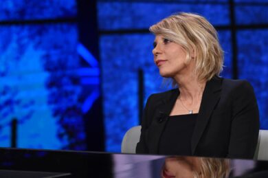 Salta la puntata “Maurizio Costanzo show”, il giornalista 84enne non sta bene