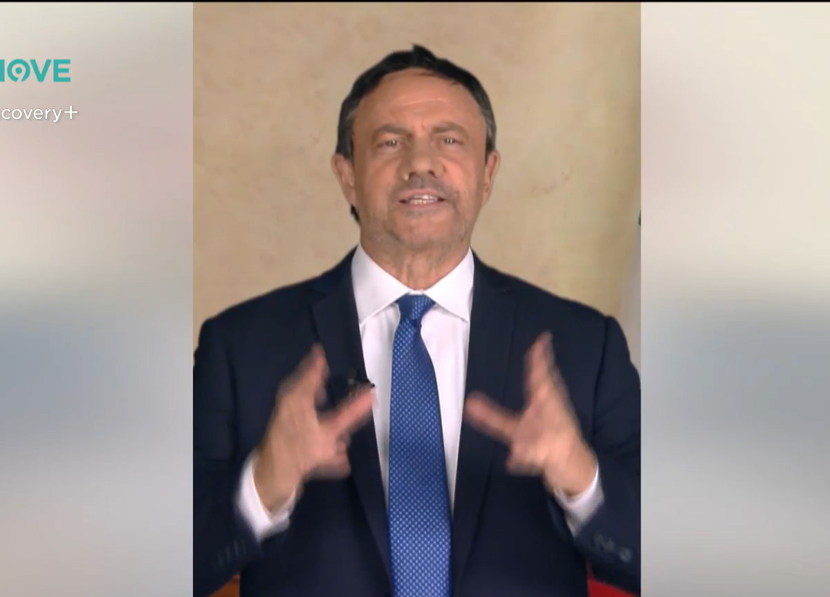 Crozza/Salvini: “ Non voglio i ministeri, ma continuare a fare un’estenuante e scadente campagna elettorale” Crozza/Salvini: “ Non voglio i ministeri, ma continuare a fare un’estenuante e scadente campagna elettorale”