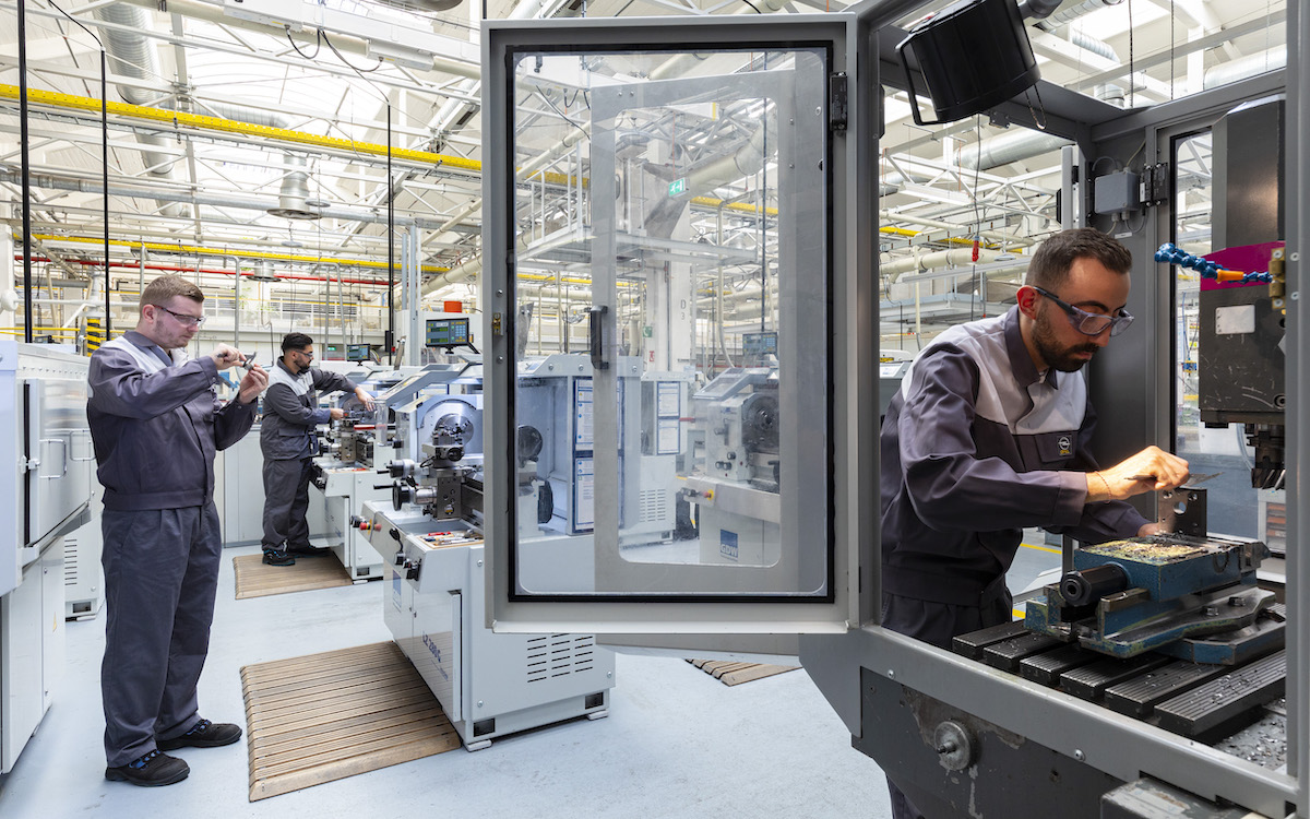 Opel: 170 giovani scrivono il futuro della casa tedesca