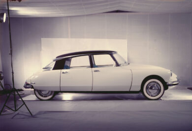 DS Automobiles celebra la leggendaria DS 19