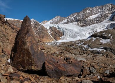 Bormio, da un ghiacciaio emerge un ordigno inesploso. FOTO