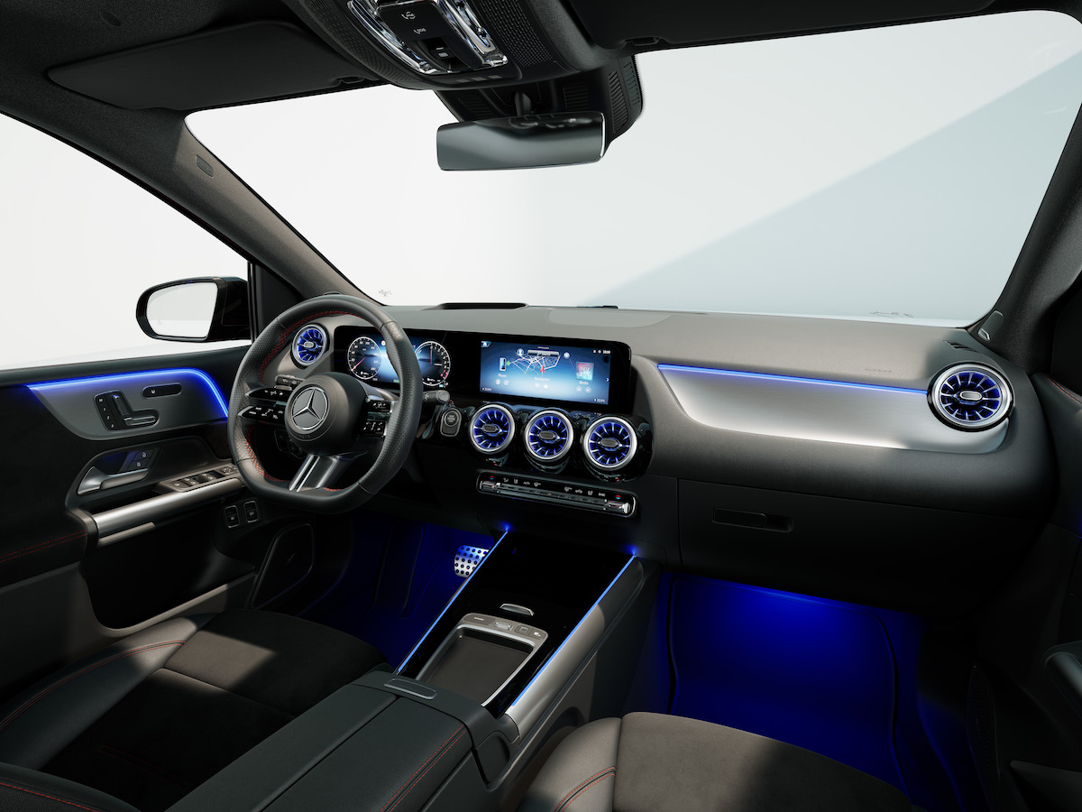 Mercedes-Benz Classe B: la Sports Tourer con la Stella si rifà il trucco Mercedes-Benz Classe B: la Sports Tourer con la Stella si rifà il trucco