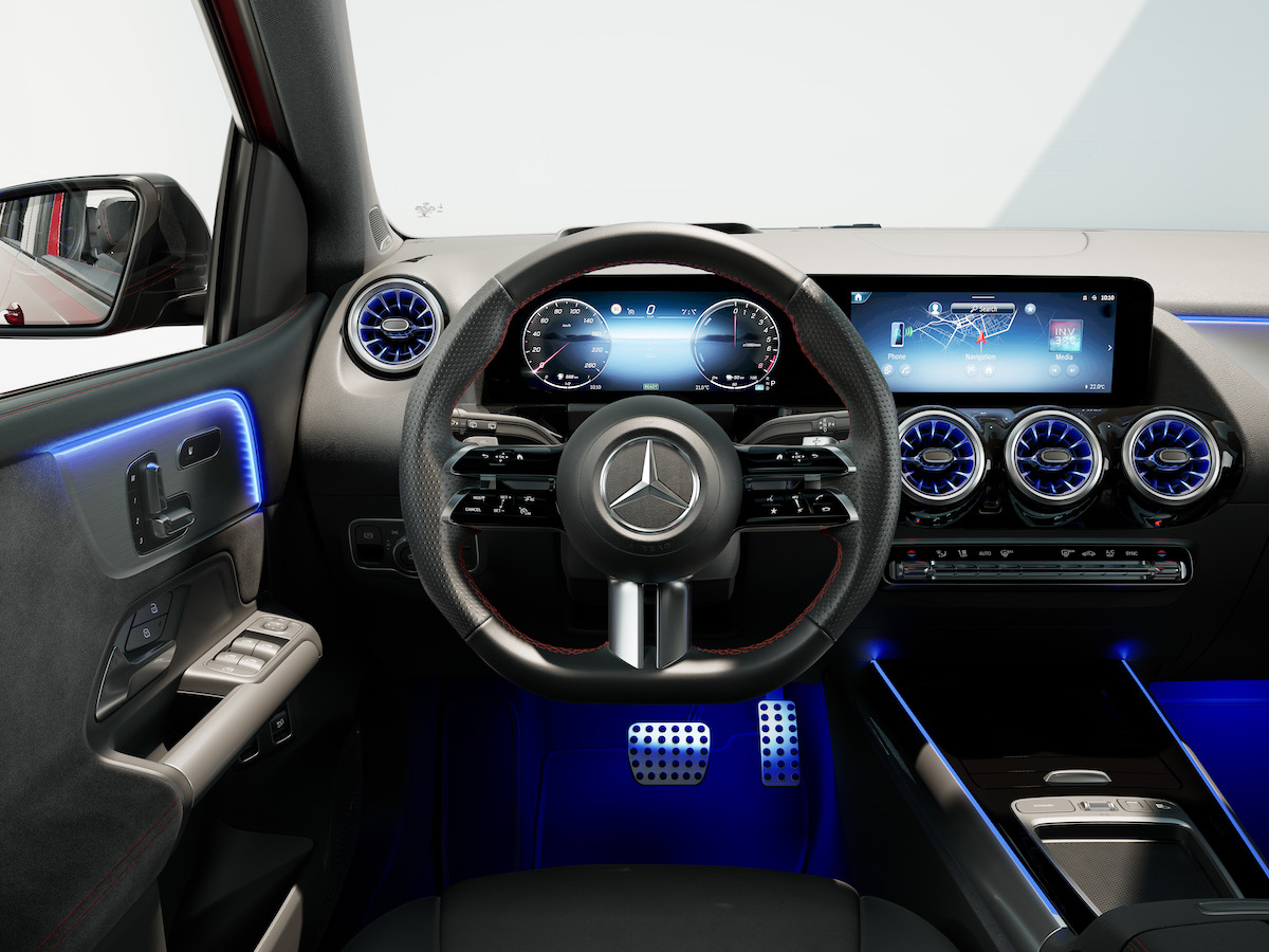 Mercedes-Benz Classe B: la Sports Tourer con la Stella si rifà il trucco Mercedes-Benz Classe B: la Sports Tourer con la Stella si rifà il trucco