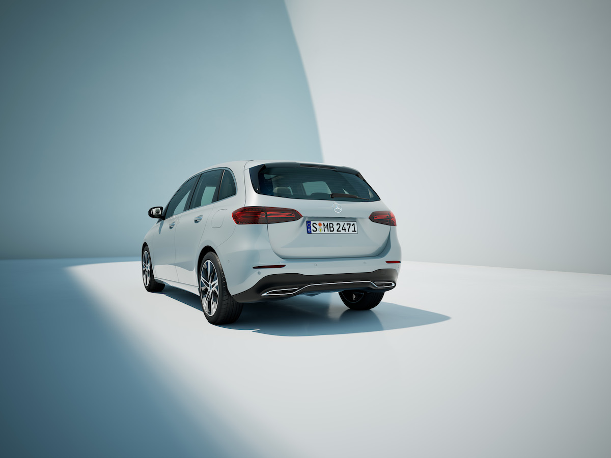 Mercedes-Benz Classe B: la Sports Tourer con la Stella si rifà il trucco Mercedes-Benz Classe B: la Sports Tourer con la Stella si rifà il trucco