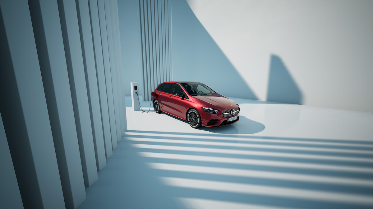 Mercedes-Benz Classe B: la Sports Tourer con la Stella si rifà il trucco Mercedes-Benz Classe B: la Sports Tourer con la Stella si rifà il trucco