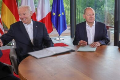 Biden e Scholz in coro: “Se Mosca usa il nucleare, conseguenze gravissime”