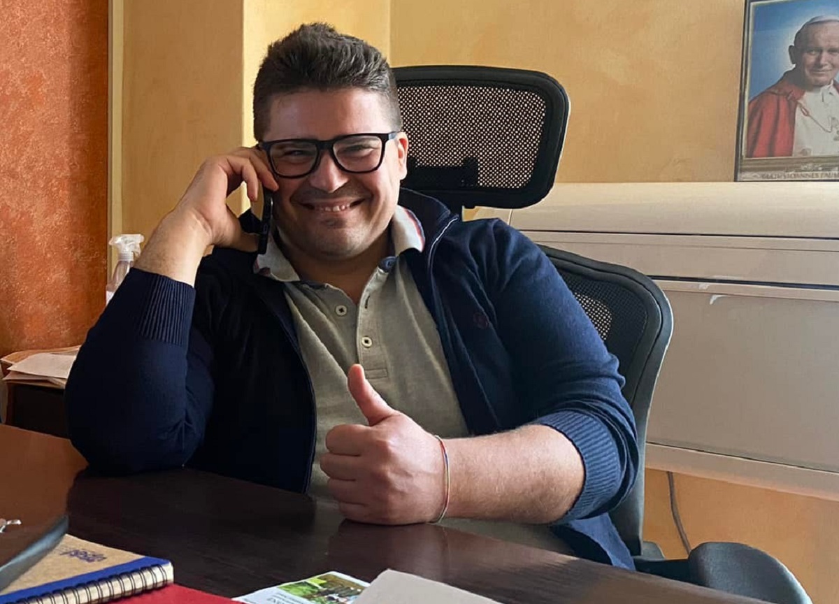 Caro energia, il sindaco del Pavese stacca la caldaia del Municipio Caro energia, il sindaco del Pavese stacca la caldaia del Municipio