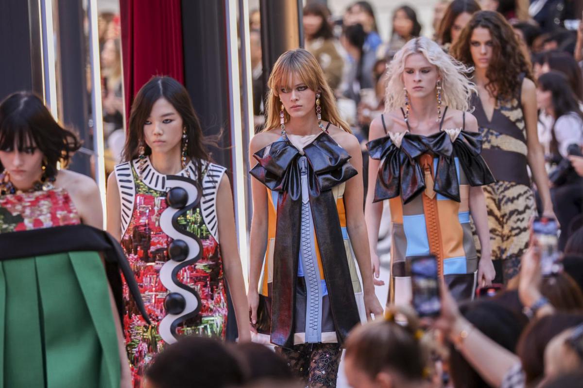Lvmh schiva la crisi e cresce ancora: nel trimestre i ricavi sfiorano i 20 mld Lvmh schiva la crisi e cresce ancora: nel trimestre i ricavi sfiorano i 20 mld