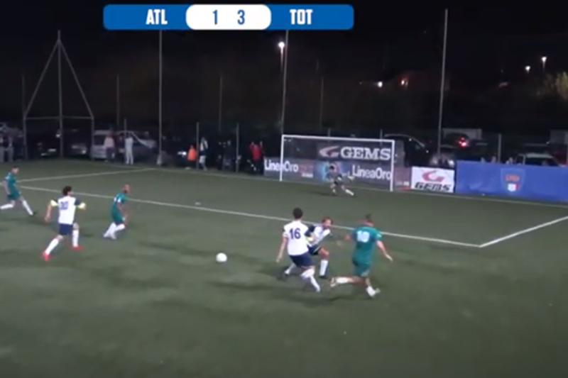 Totti gol e assist in Lega calcio a otto. Gol capolavoro di Moscardelli. Video Totti gol e assist in Lega calcio a otto. Gol capolavoro di Moscardelli. Video
