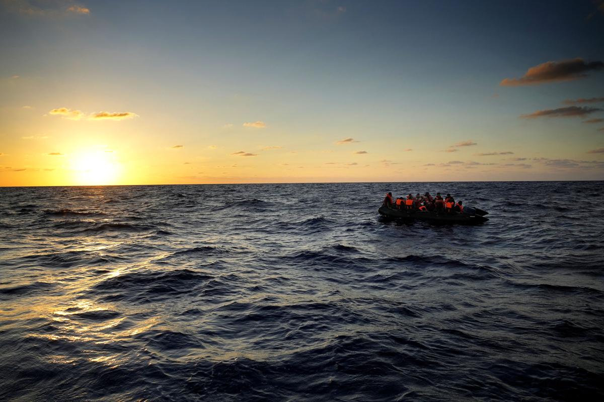 Migranti, tratta di esseri umani: arrestato ed estradato in Italia latitante eritreo Migranti, tratta di esseri umani: arrestato ed estradato in Italia latitante eritreo