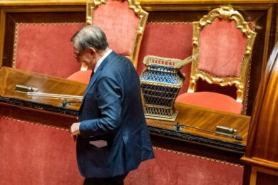 Senato, a La Russa voti da opposizione: eletto nonostante il “vaffa” di Silvio