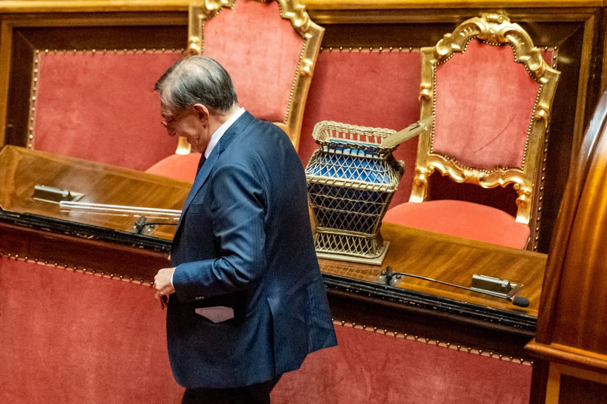 Senato, a La Russa voti da opposizione: eletto nonostante il “vaffa” di Silvio Senato, a La Russa voti da opposizione: eletto nonostante il “vaffa” di Silvio