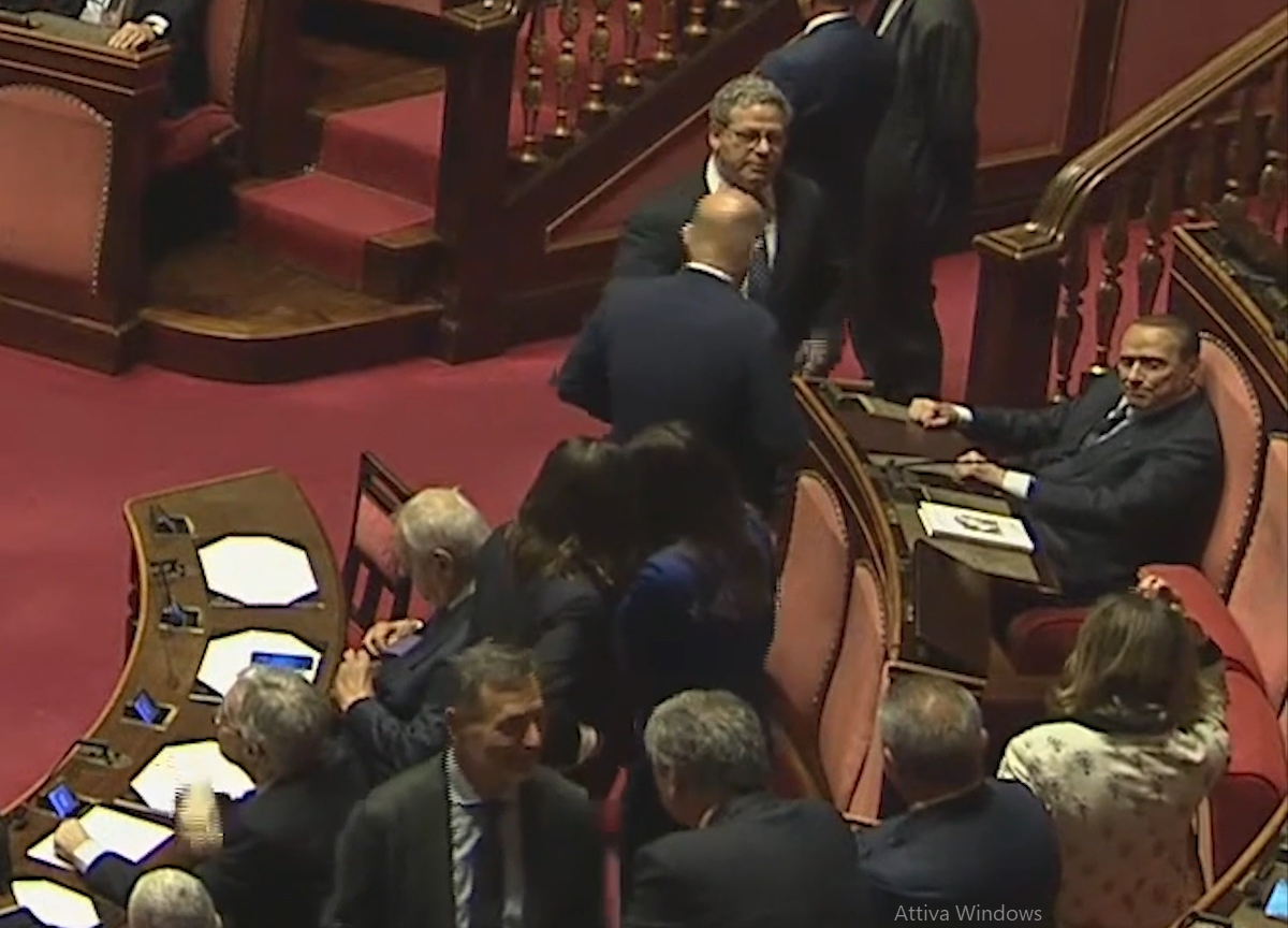Senato, a La Russa voti da opposizione: eletto nonostante il “vaffa” di Silvio Senato, a La Russa voti da opposizione: eletto nonostante il “vaffa” di Silvio