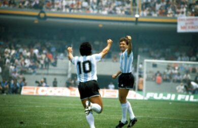 Maradona, asta record per il pallone della “Mano de Dios”. Lo vende l’arbitro di Inghilerra-Argentina