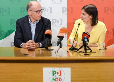 Elly Schlein: “Sostegno a La Russa? Vergogna”. Il congresso Pd va anticipato