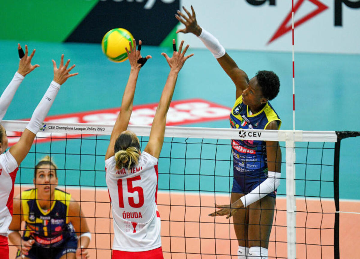 Chi è Paola Egonu, l’amore per una collega e poi con Michal Filip. Le Iene, i trionfi con l’ItalVolley e… Chi è Paola Egonu, l’amore per una collega e poi con Michal Filip. Le Iene, i trionfi con l’ItalVolley e…