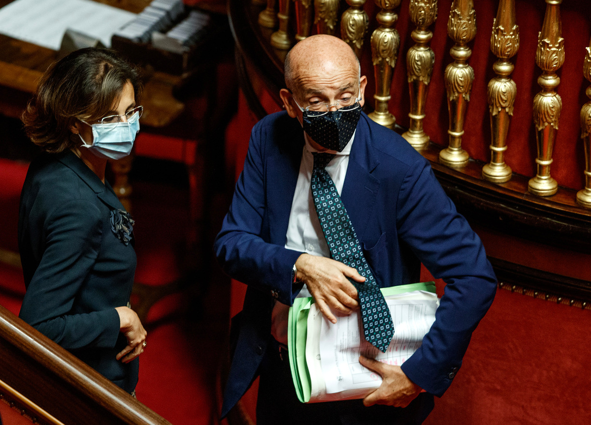 Sisto: “Tra amici mandarsi a quel paese è un must” Sisto: “Tra amici mandarsi a quel paese è un must”