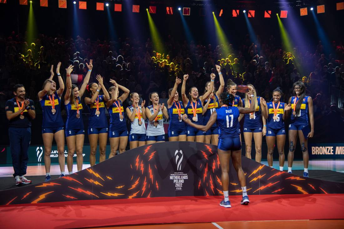 Le azzurre del volley vincono il bronzo ai mondiali in Olanda Le azzurre del volley vincono il bronzo ai mondiali in Olanda