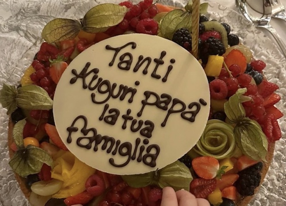 Fedez compie 33 anni: festa con Chiara Ferragni. GALLERY Fedez compie 33 anni: festa con Chiara Ferragni. GALLERY