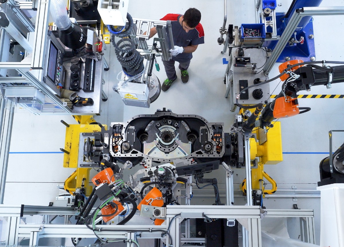 Iveco, FPT Industrial: inaugurato 1° stabilimento e-Powertrain Iveco, FPT Industrial: inaugurato 1° stabilimento e-Powertrain