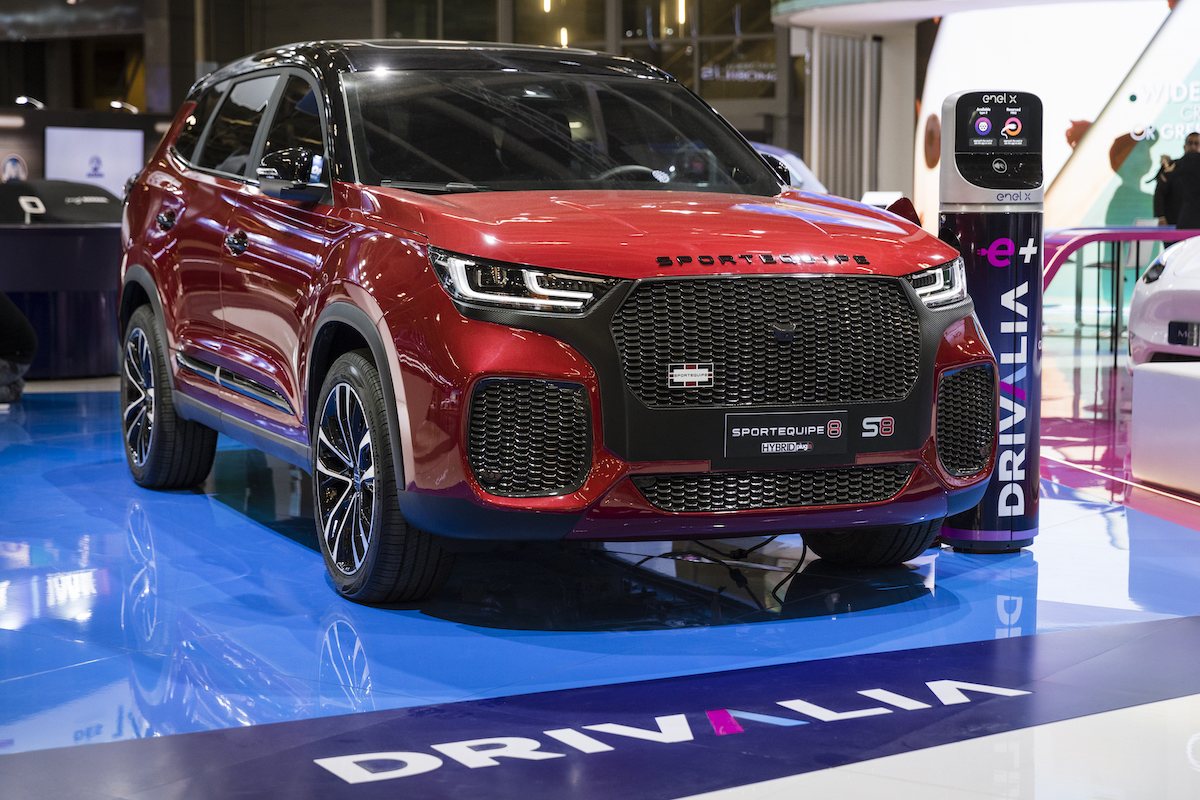 DR Automobiles Groupe a Parigi svela la Sportequipe 8 Hybrid Plug-in