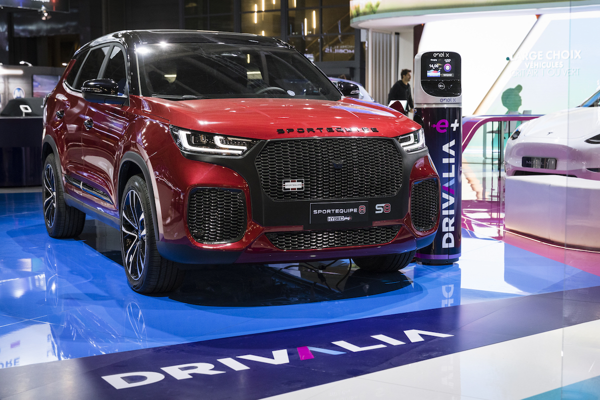 DR Automobiles Groupe a Parigi svela la Sportequipe 8 Hybrid Plug-in