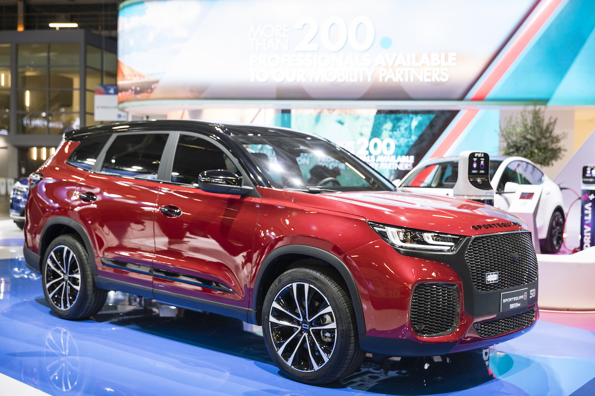 DR Automobiles Groupe a Parigi svela la Sportequipe 8 Hybrid Plug-in