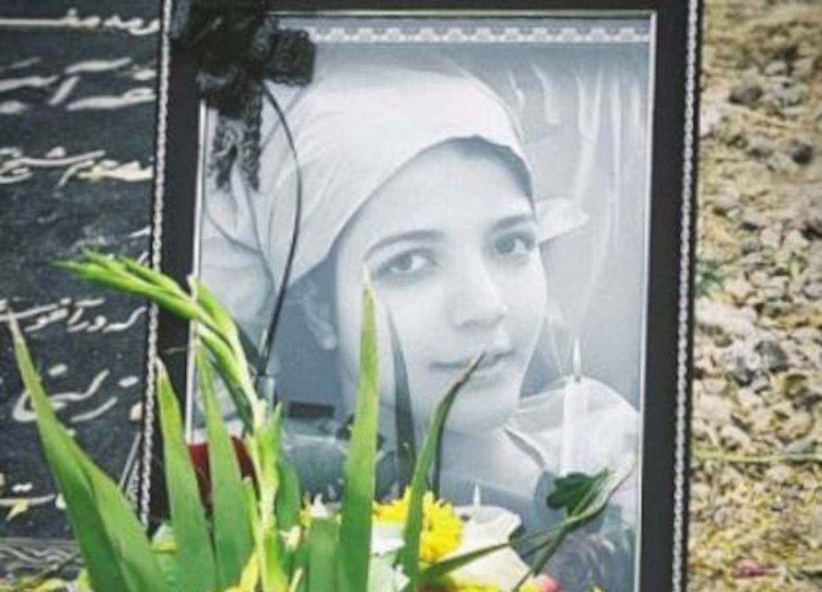 Iran, la situazione precipita. 16enne uccisa di botte perché non canta l’inno Iran, la situazione precipita. 16enne uccisa di botte perché non canta l’inno